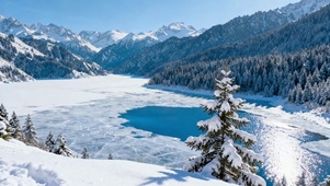 雪山冰湖冬景