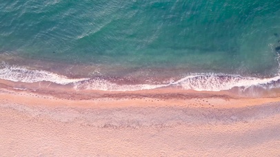 俯瞰沙滩海浪