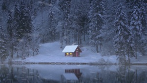 暴风雪中的小屋