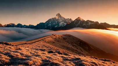 晨曦雪山云海