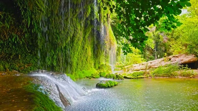 4K清凉夏日石壁流水