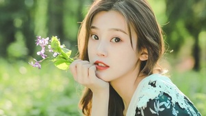 黑裙成熟美女