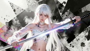 水墨风持剑白发小蛮腰御姐凌厉眼