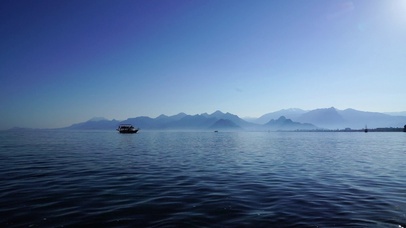 孤帆远影碧空尽