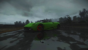 雨中的绿色超跑