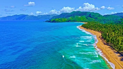 航拍海滩海浪蓝天