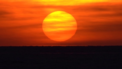 解压壁纸·海上夕阳图