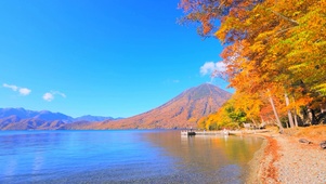 红叶湖畔
