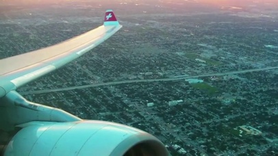 唯美飞机上的破晓时刻