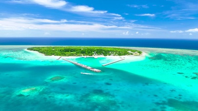 蓝天白云海岛航拍