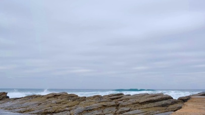 大海 拍打岩石波浪动态壁纸免费