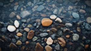 溪流小石