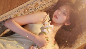 鲜花木屋美女