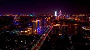 繁华城市夜景车水马龙
