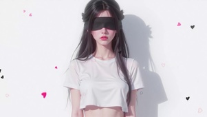 酷飒蒙眼美女
