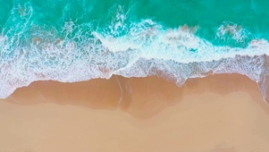 俯瞰海浪沙滩