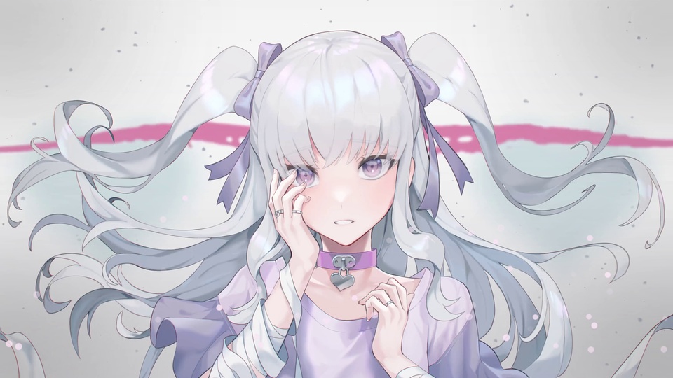银白双马尾二次元少女，淡紫心形锁颈圈，浅灰淡粉背景
