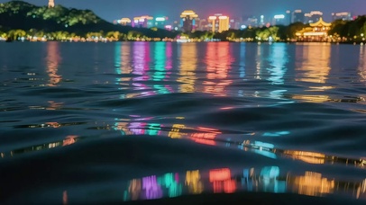 雨天湖泊夜景