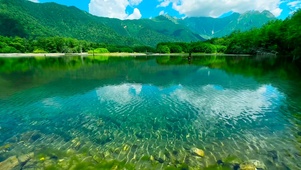 青山绿水湖