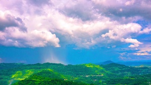 白云下的青山