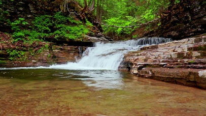 解压山涧流水4K