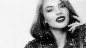 欧美黑白雨屏