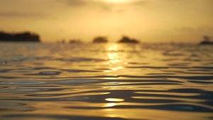 水