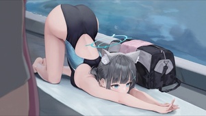 白子泳装