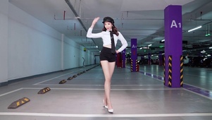 女警花热舞