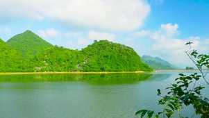 养眼青山绿水湖