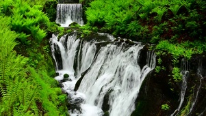 山涧流水