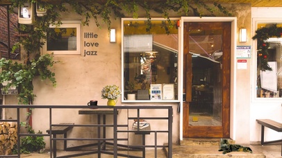 早晨咖啡馆环境