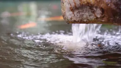 4k唯美夏日水滴水流