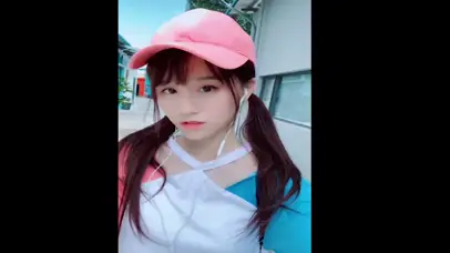 网红小姐姐在对我笑