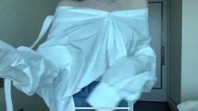 清爽洒脱的小姐姐