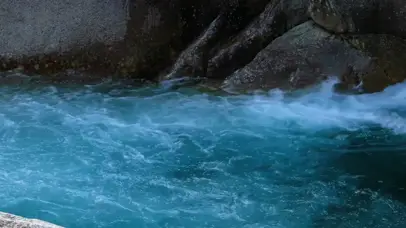 河流