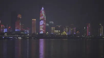 武汉江景霓虹灯水面