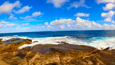 碧海蓝天礁石海浪