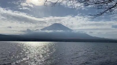 【4K实拍】风和日丽的富士山