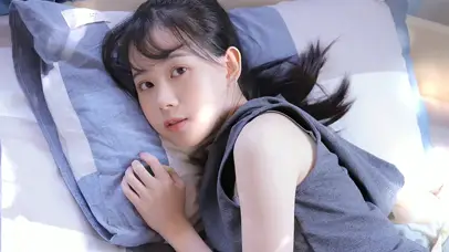 白净校花美女
