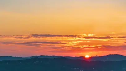 4K山间唯美夕阳日出