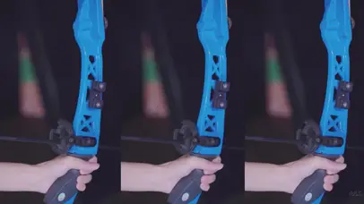 来跟女朋友学射箭把