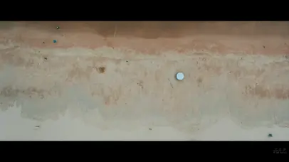 电影风格海滩浪花