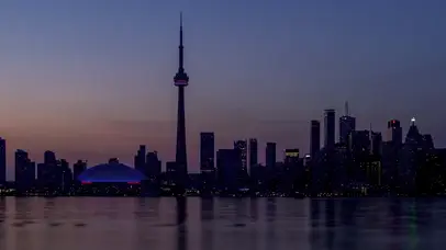 城市夜景延时摄影带鱼屏