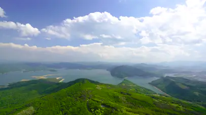 白云飘飘高清壁纸