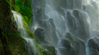 绿林山涧瀑布流水声
