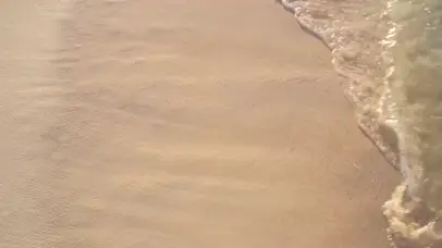 4k海水冲刷桌面