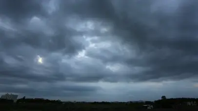 乌云阵雨