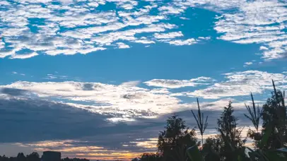 4k夏日乡村火烧云蓝天白云天空