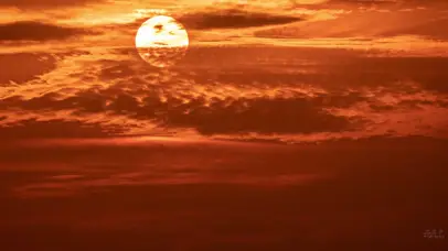 4k血红夕阳云层日落太阳